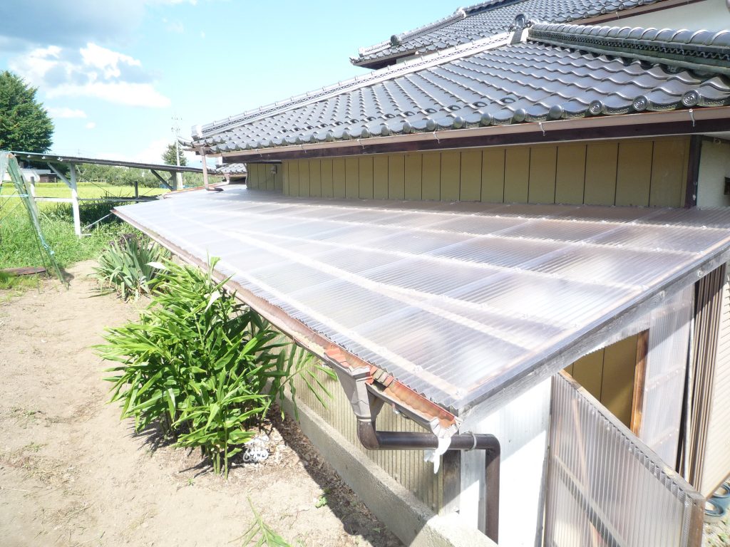 差し掛け屋根ポリカ張替え完成 飯田市のリフォーム 住まいる工房
